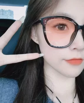 小雨闺蜜小虎牙