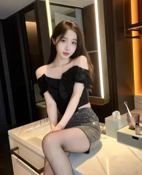 厦门肤白貌美大长腿性感尤物小姐姐