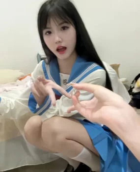 兼职可爱甜妹，叫又甜又嗲