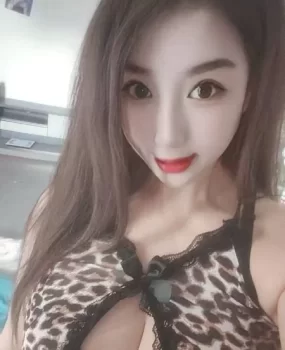 大胸豹纹服务好妹子