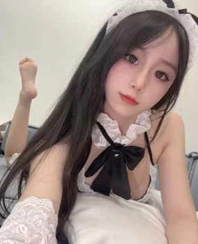 出击青春稚嫩白虎妹翘臀后入 爽飞啦