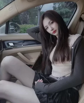 卖二手精品豪车黑丝诱惑女人也想自己拥有一台