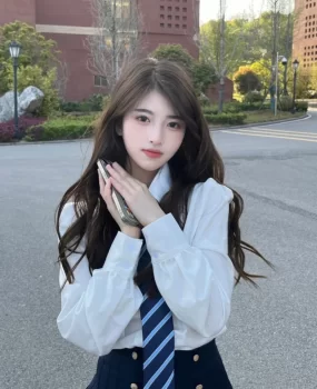 03年非常配合的骚妹子