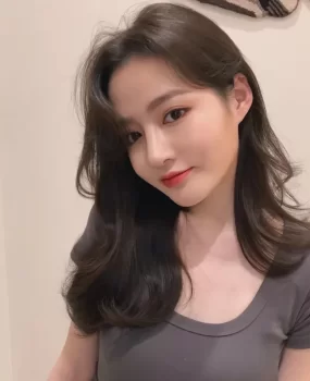 丽江一漂亮的兼职少妇