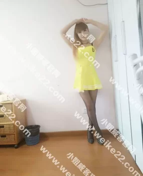 帝都新生代妖艳货色，战斗力不服不行，性感的疯狂的激吻