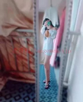 温柔小学妹肌肤白如雪穴嫩而又紧