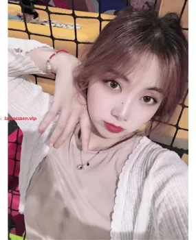 威海真实本人G奶骚妹子